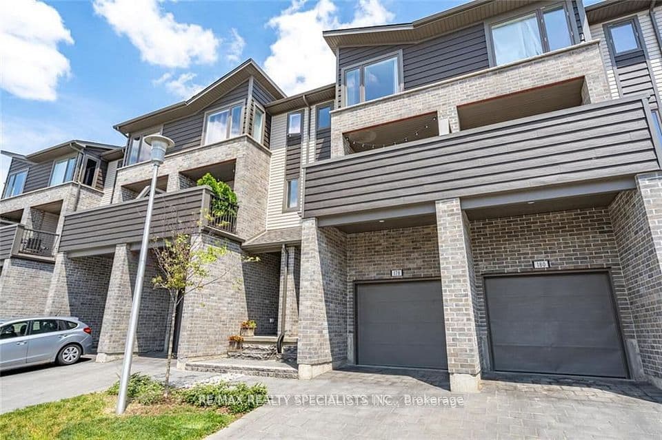 1960 Dalmagarry Road 178, London North, ON M5V 3V6 – photo 2