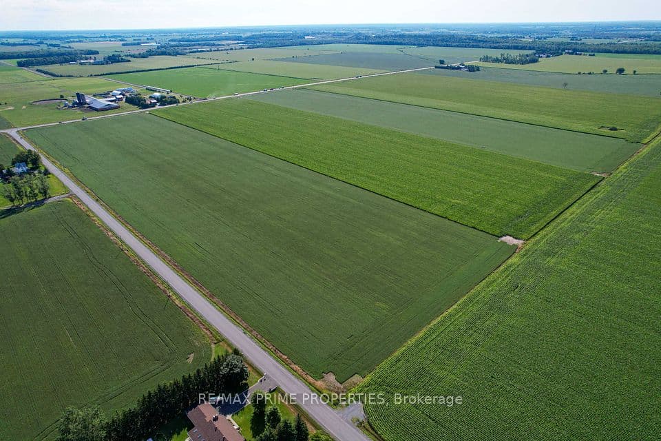 1458 WALL Road, Orleans - Cumberland and Area, ON K4B 1H9 – main photo