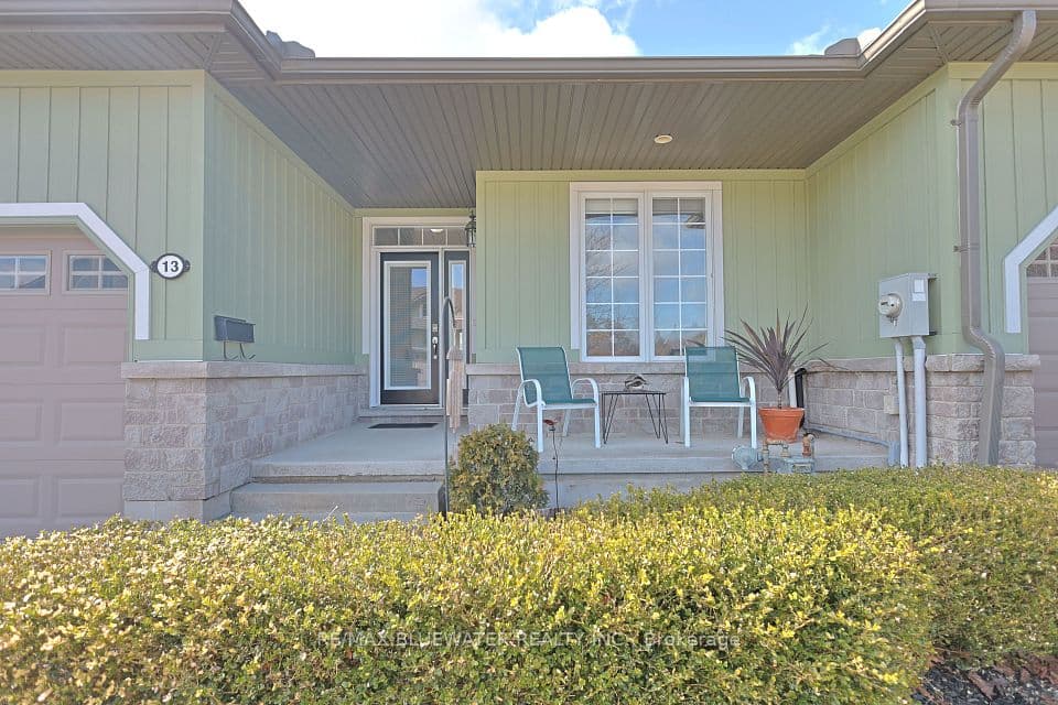 13 Oakwood Links Lane, South Huron, ON N0M 1T0 – photo 3