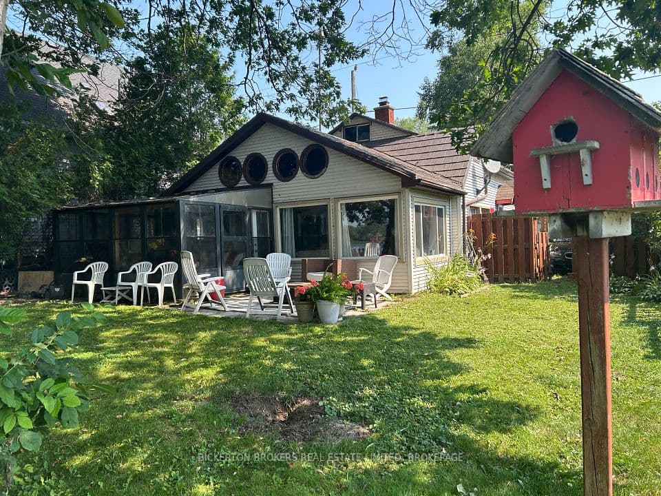 15 Sturtivans Lane, Front of Leeds & Seeleys Bay, ON K7G 2V4 – photo 2