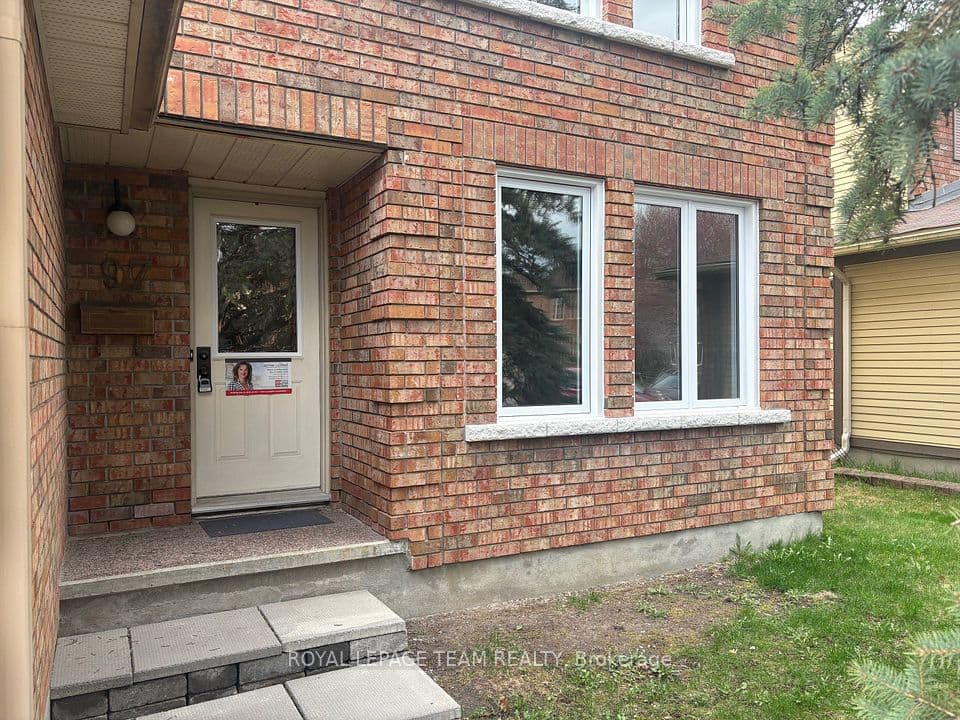 97 Huntsman Crescent, Kanata, ON K2M 1H8 – photo 2