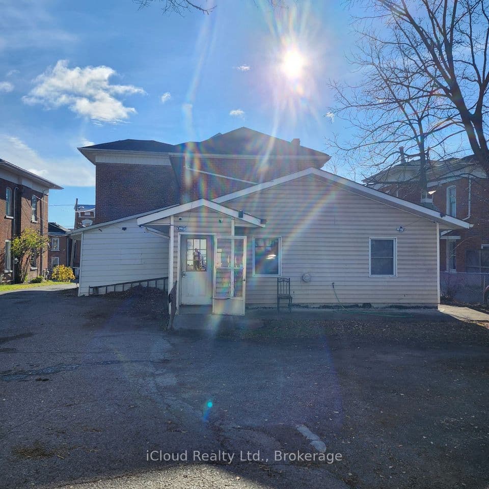 19 Bridge Street W, Greater Napanee, ON K7R 2C2 – photo 2