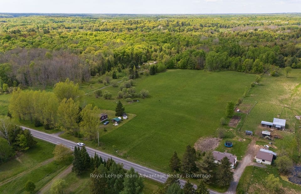 13 Lakeside Drive, McKellar, ON P2A 0B4 – main photo