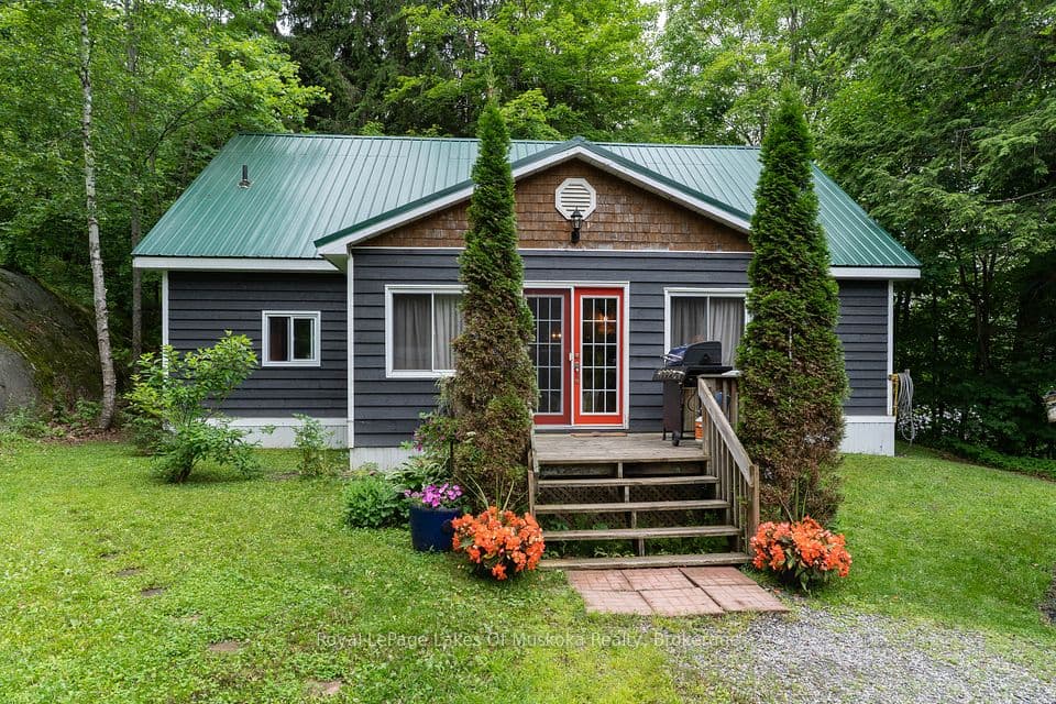 2709 Muskoka District 118 Road W, Muskoka Lakes, ON P0B 1J0 – main photo