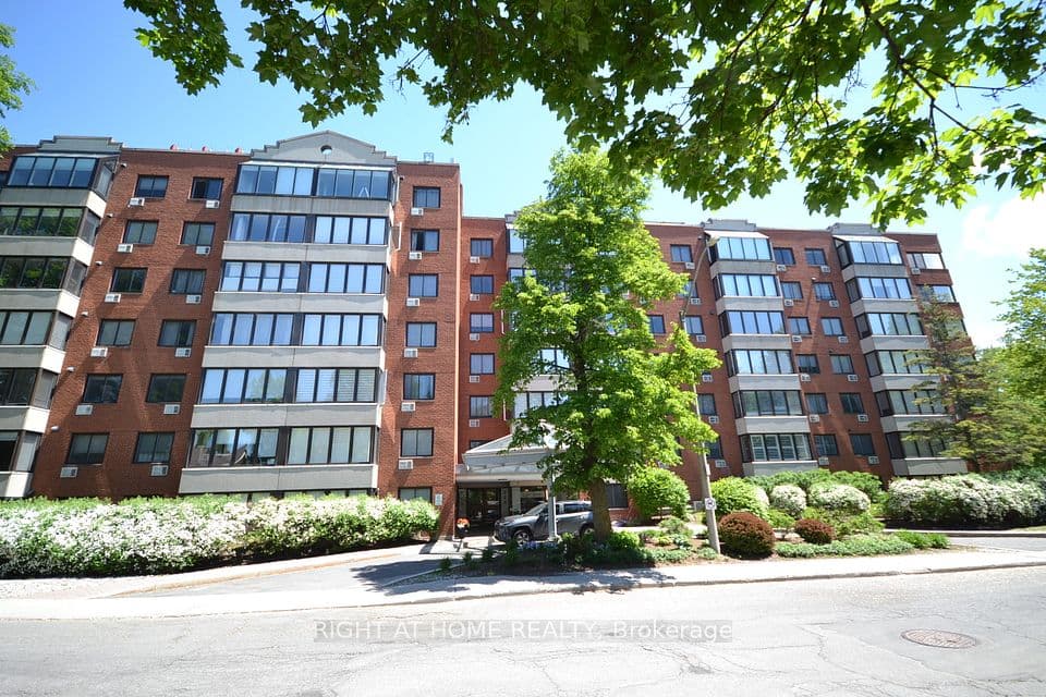 225 Alvin Road N 309, Manor Park - Cardinal Glen and Area, ON K1K 4H6 – main photo