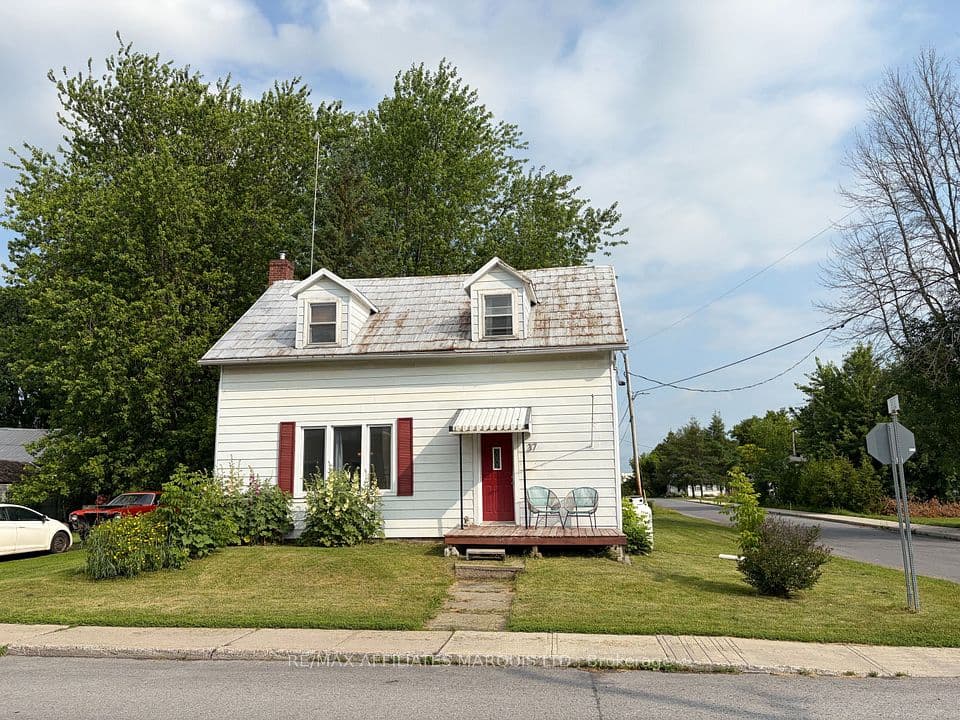 37 Main Street, South Stormont, ON K0C 1Y0 – main photo