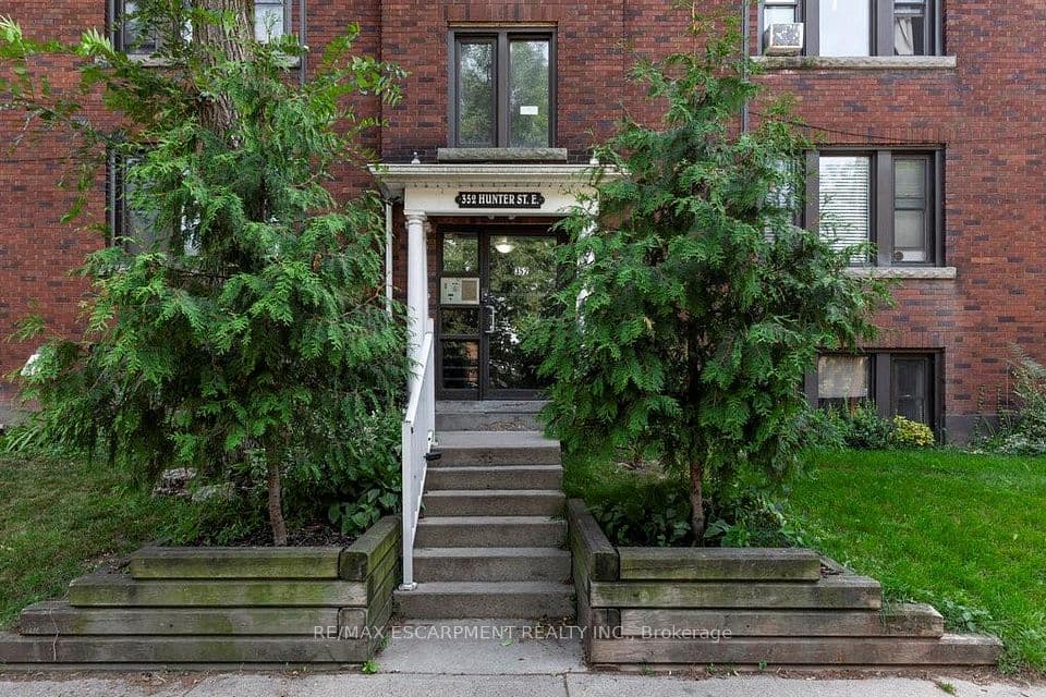 352 HUNTER Street E 1, Hamilton, ON L8N 1N8 – photo 2