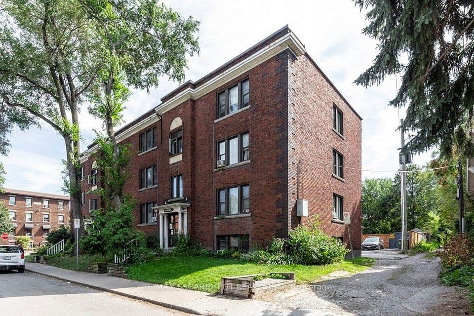 352 HUNTER Street E 1, Hamilton, ON L8N 1N8 – main photo