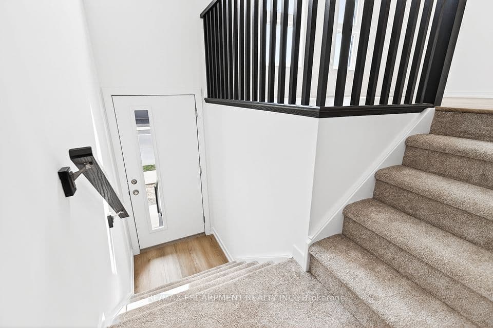 55 Great Falls Boulevard, Hamilton, ON L8B 2A9 – photo 3