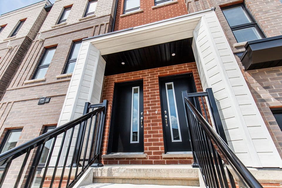 55 Great Falls Boulevard, Hamilton, ON L8B 2A9 – photo 2