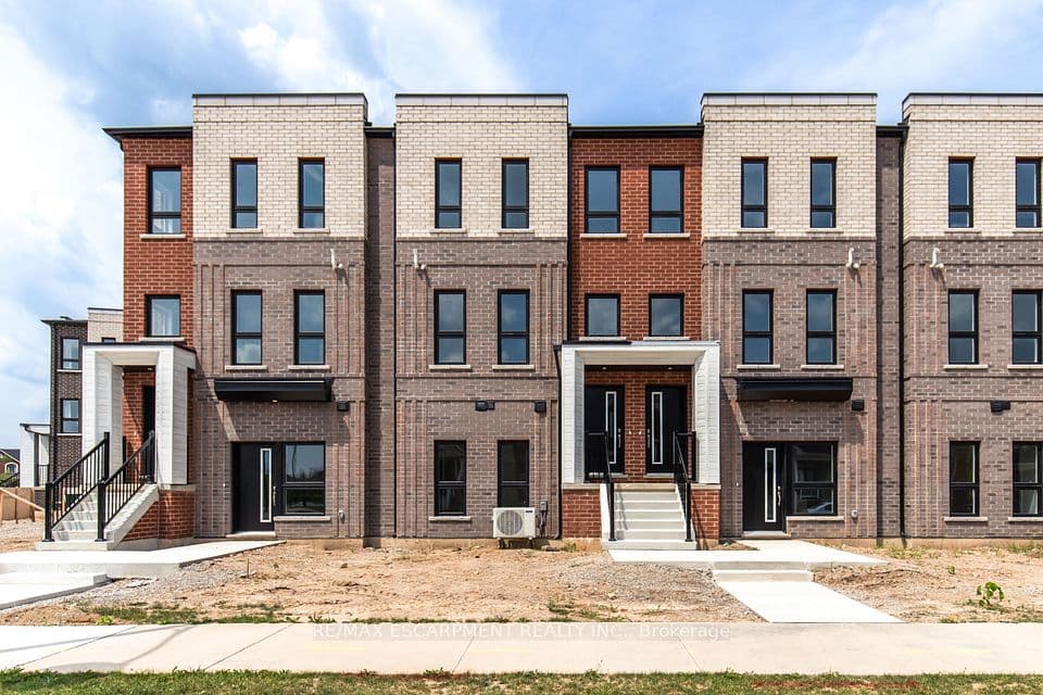 55 Great Falls Boulevard, Hamilton, ON L8B 2A9 – main photo