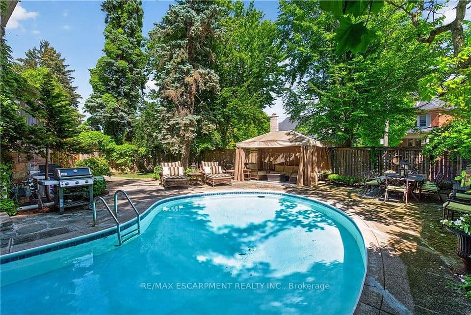 74 OAK KNOLL Drive, Hamilton, ON L8S 4C4 – photo 2