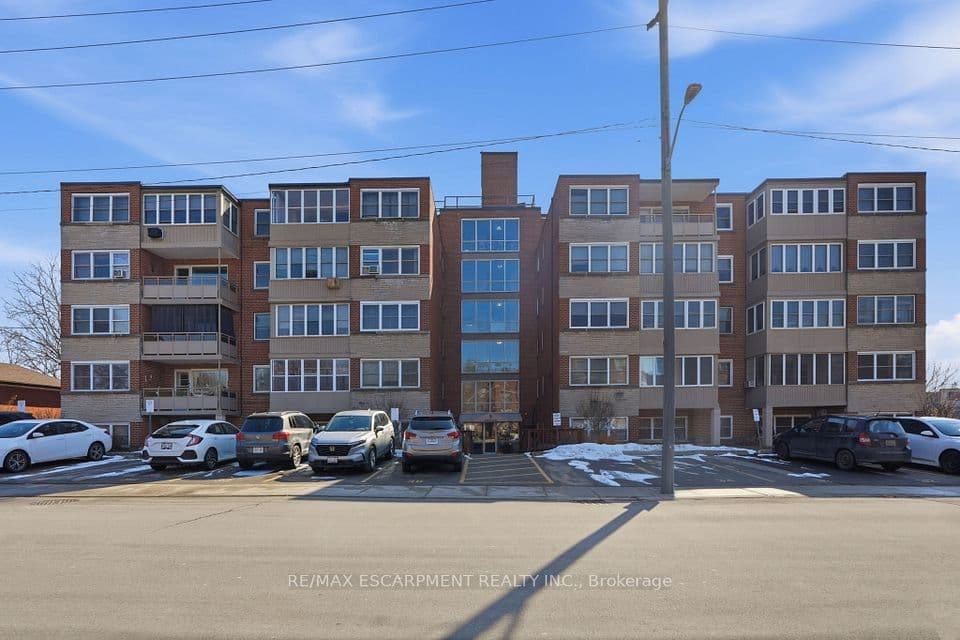 9 GRANT Boulevard 106, Hamilton, ON L9H 4L5 – main photo