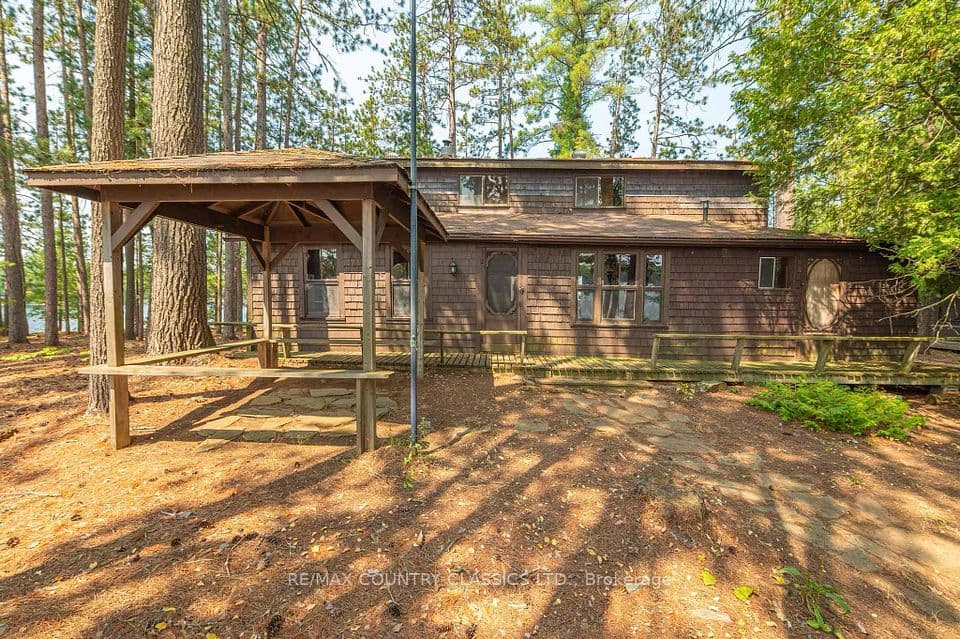 22 Chandos Lk Balmer Island, North Kawartha, ON K0L 1A0 – main photo
