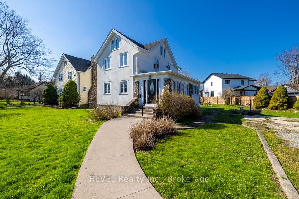 305 Leask Avenue, Fort Erie, ON L2A 4L3 – main photo