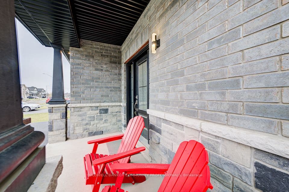 36 Alicia Crescent, Thorold, ON L3C 7M5 – photo 2