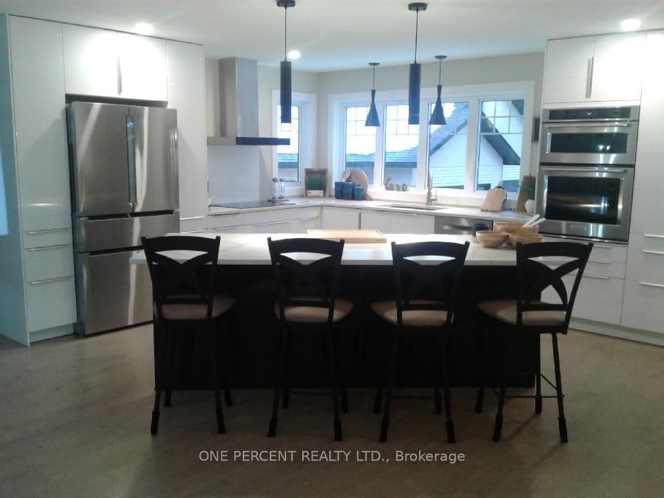 1333 Walker Lake Drive, Lake of Bays, ON P1H 2J6 – main photo