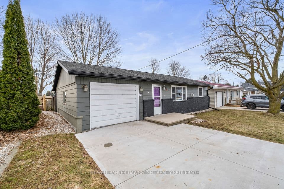 161 HURON Street E, South Huron, ON N0M 1S1 – photo 2