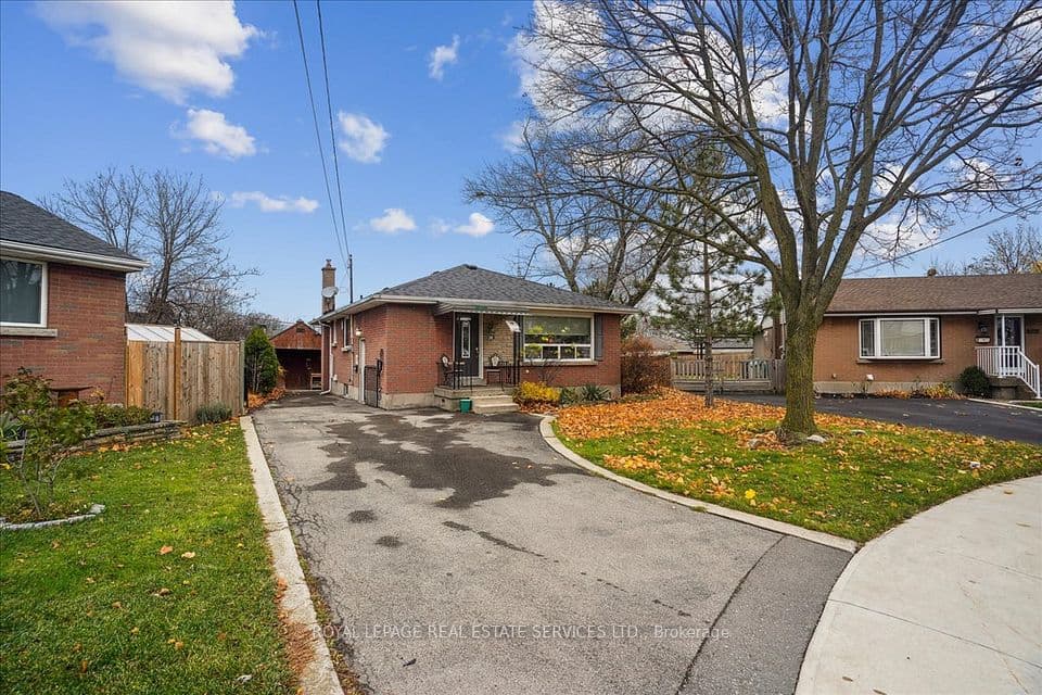 391 East 16th Street, Hamilton, ON L9A 4K4 – main photo