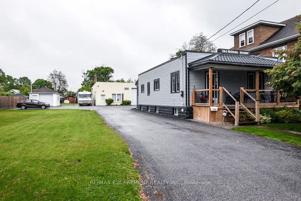264 Hellems Avenue, Welland, ON L3B 3B7 – photo 2
