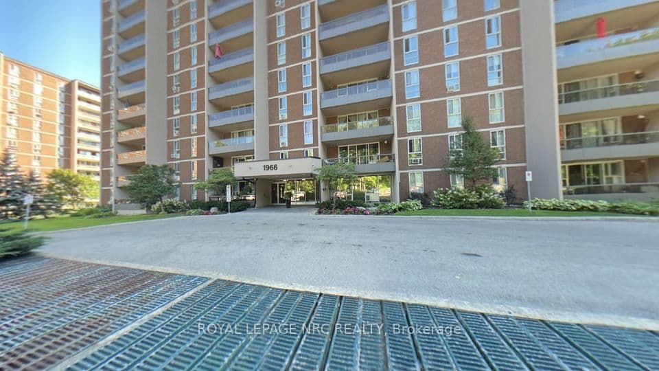 1966 Main Street W 306, Hamilton, ON L8S 1J6 – photo 3