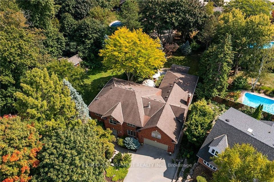 373 Brookview Court, Hamilton, ON L9G 4E6 – main photo