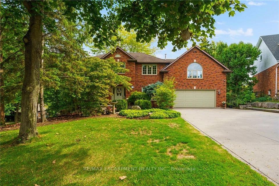 373 Brookview Court, Hamilton, ON L9G 4E6 – photo 2