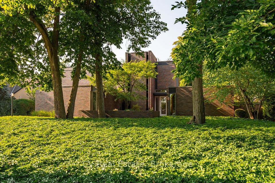 31 Auchmar Road, Hamilton, ON L9C 1C6 – main photo