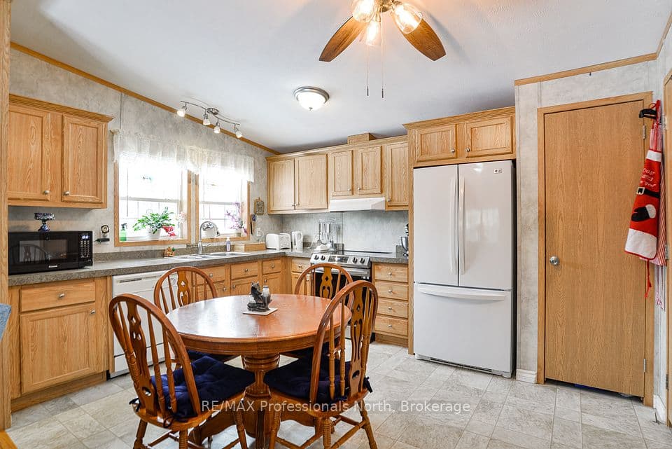 1874 Highway 118 E, Bracebridge, ON P1L 1X1 – photo 3