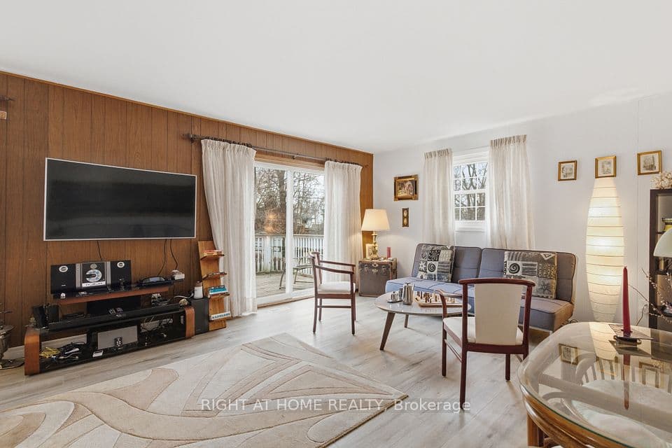 313 Bowen Road, Fort Erie, ON L2A 2Z1 – main photo