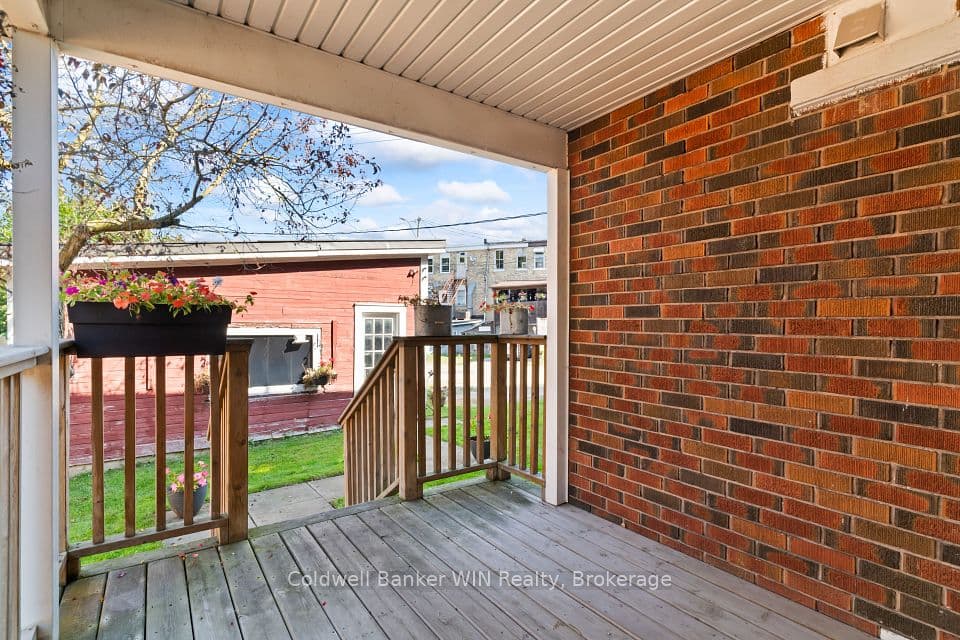 121 Queen Street W, Wellington North, ON N0G 2L1 – photo 3