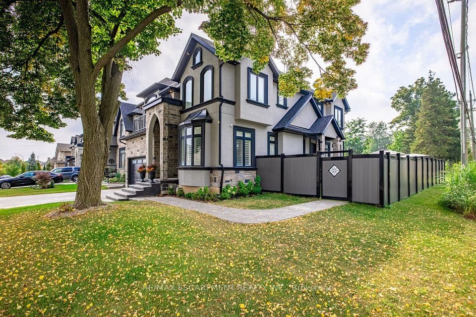 4 LOCKMAN Drive, Hamilton, ON L9K 0C1 – photo 3