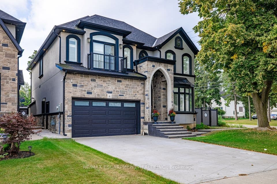4 LOCKMAN Drive, Hamilton, ON L9K 0C1 – photo 2