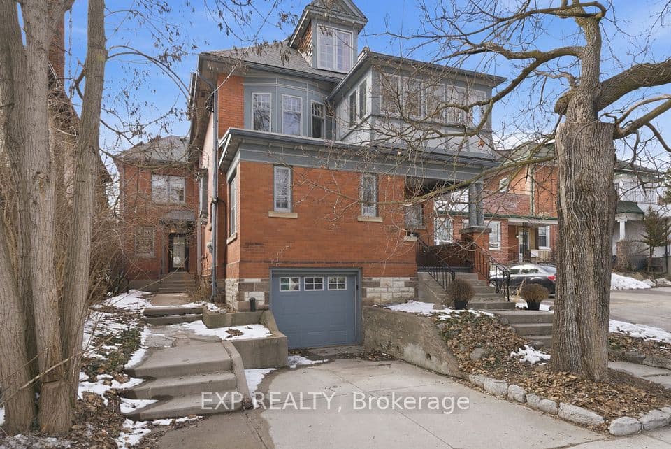 385 Stewart Street, Peterborough, ON K9H 4A9 – main photo
