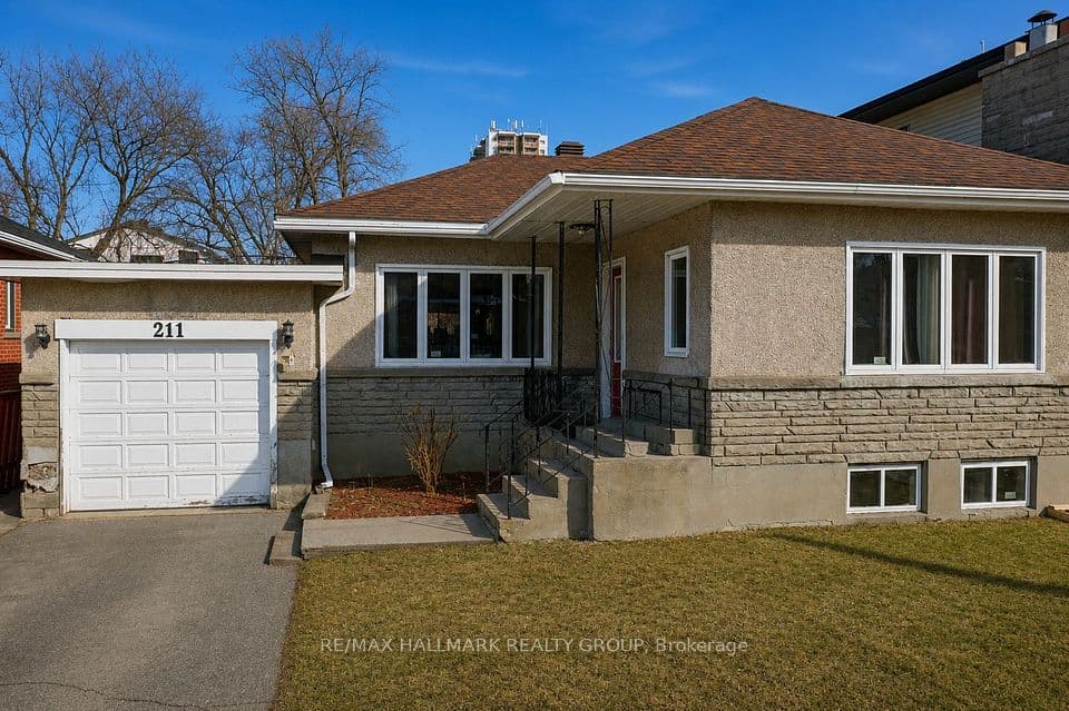211 Columbus Avenue, Overbrook - Castleheights and Area, ON K1K 1P7 – main photo