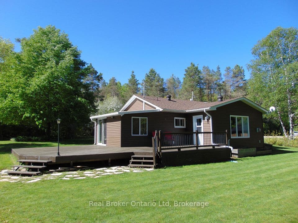 16 Twin River Drive N, South Bruce Peninsula, ON N0H 2T0 – main photo
