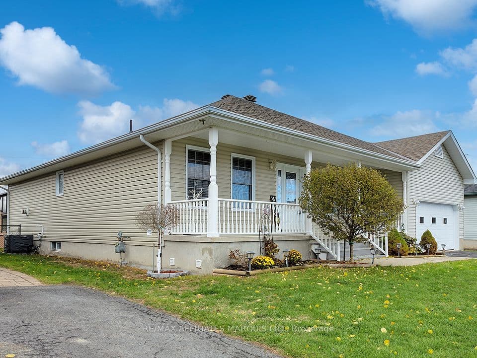 9 Grove Street, South Dundas, ON K0E 1K0 – photo 2