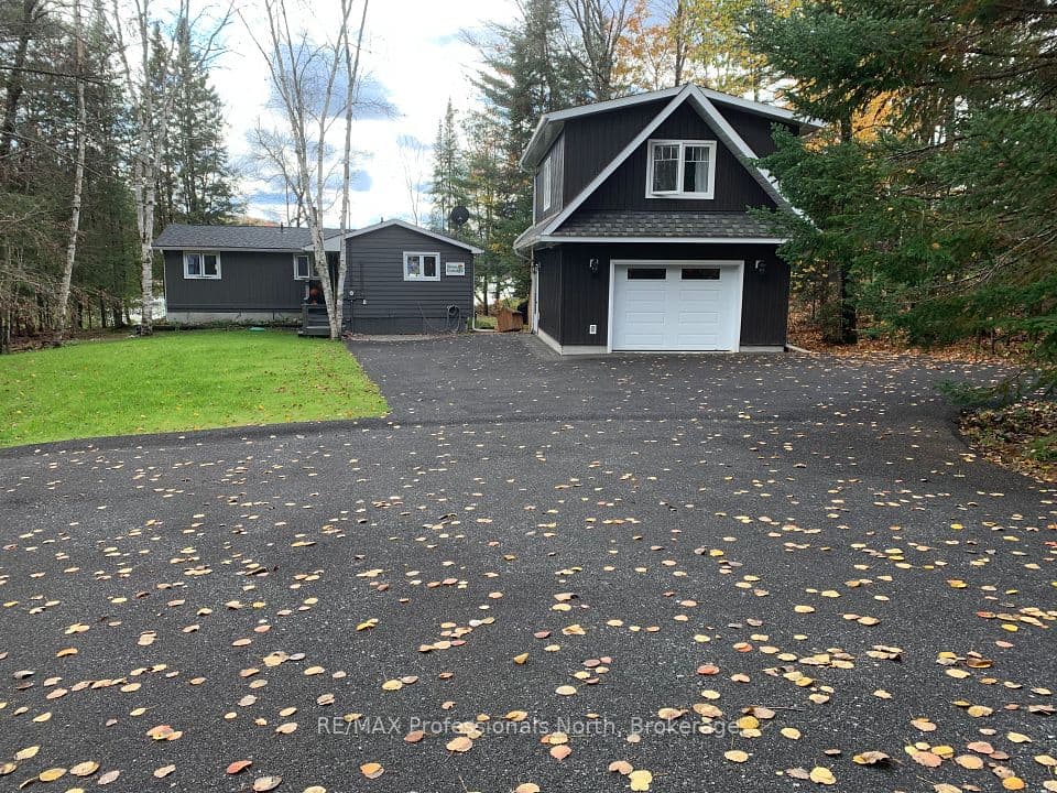 185 Ena Drive, Huntsville, ON P1H 2J4 – main photo