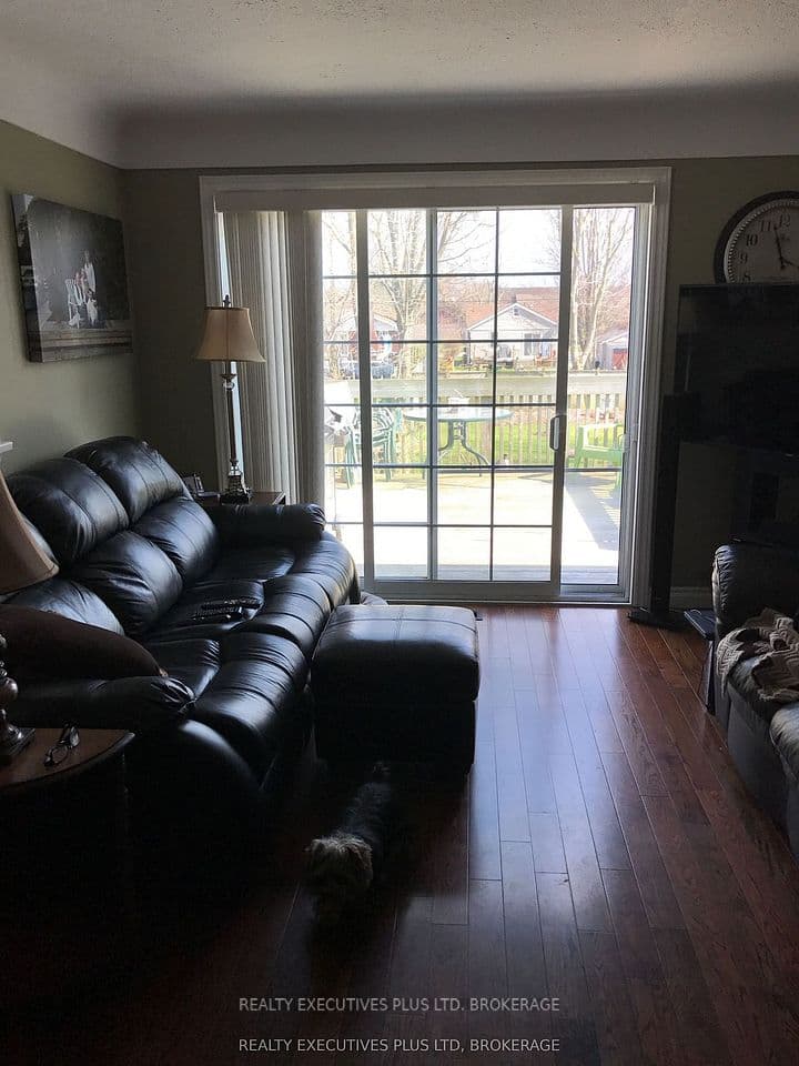 4020 Main Street, Niagara Falls, ON L2G 6B8 – photo 3