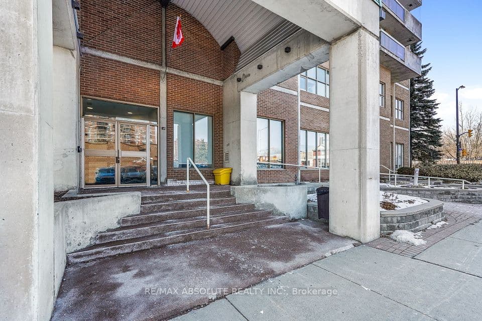 200 Lafontaine Avenue 607, Vanier and Kingsview Park, ON K1L 8K8 – photo 2