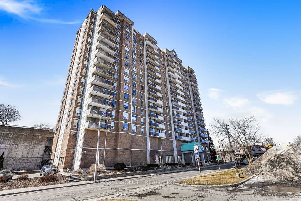 200 Lafontaine Avenue 607, Vanier and Kingsview Park, ON K1L 8K8 – main photo