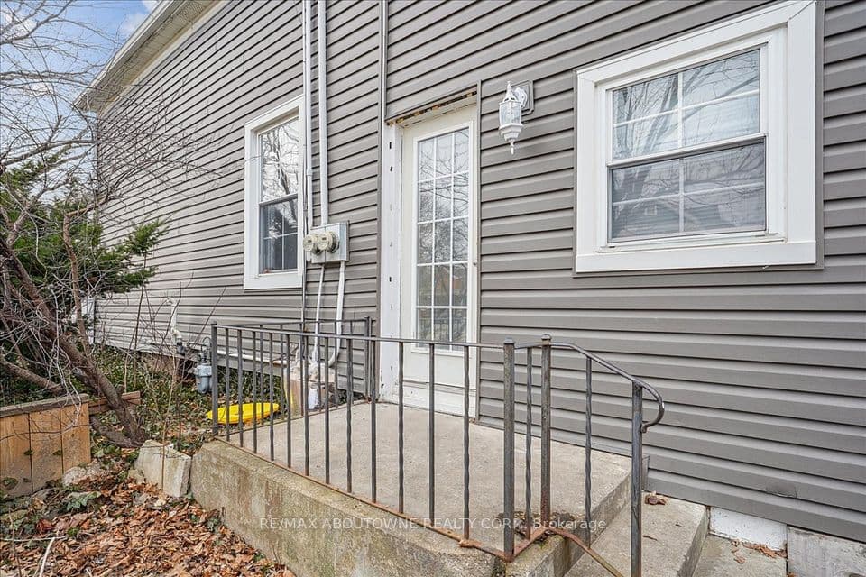 27 George Street, St. Catharines, ON L2R 5N3 – photo 3