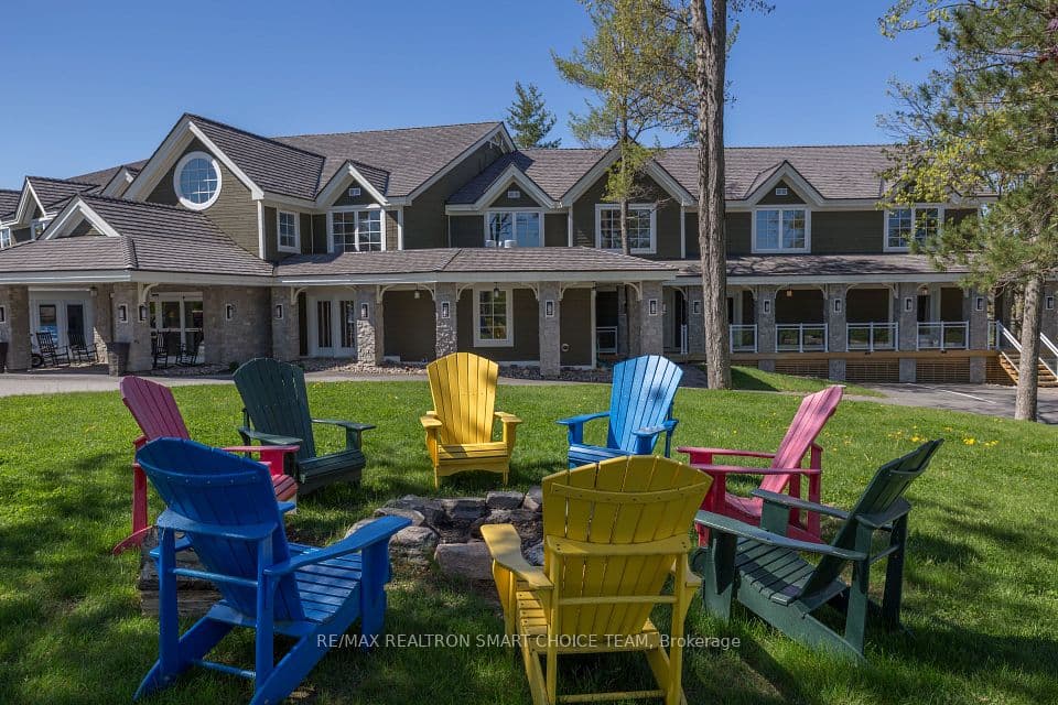 1869 Muskoka 118 Road W L204-C1, Muskoka Lakes, ON P1L 1W8 – main photo