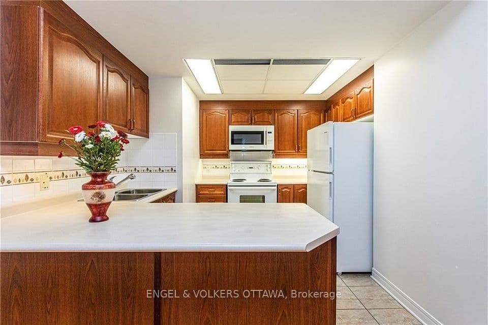 134 York Street 602, Lower Town - Sandy Hill, ON K1N 1K8 – photo 3