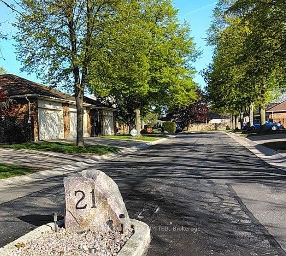 21 Earl Drive Unit 11, Chatham-Kent, ON N7M 6E6 – main photo