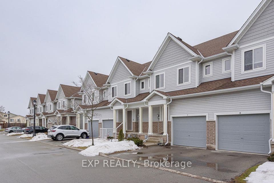 60 Canterbury Drive 7, St. Catharines, ON L2P 0E7 – photo 2