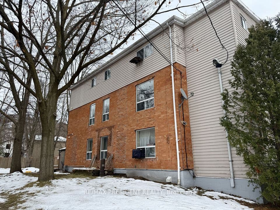 37 Bond Street S, Hamilton, ON L9H 3H2 – photo 3