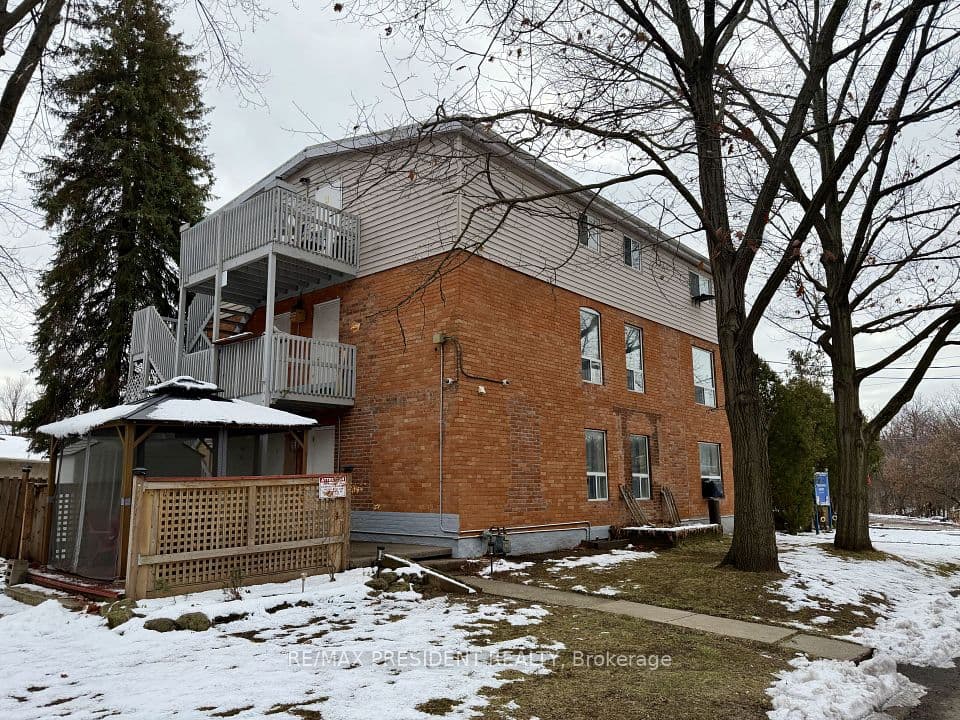37 Bond Street S, Hamilton, ON L9H 3H2 – photo 2