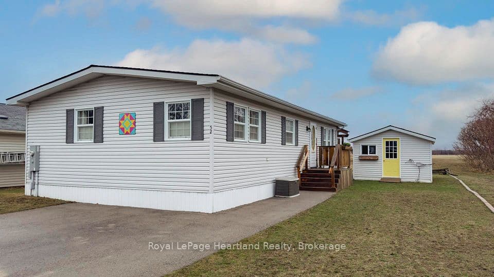 52 ALGONQUIN Lane, Ashfield-Colborne-Wawanosh, ON N7A 3Y2 – main photo