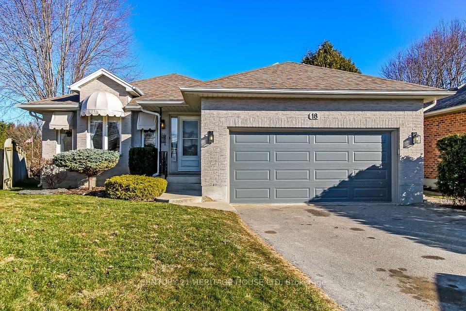 18 Hickory Boulevard W, Strathroy-Caradoc, ON N7G 4A9 – main photo